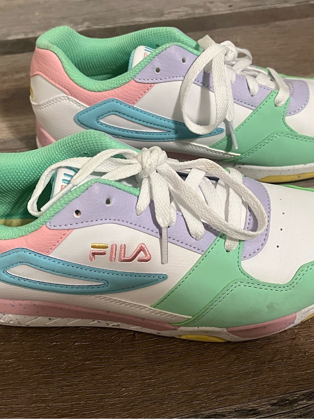 Fila Kids Pastel White Sneakers with Mint, Lavender & Pink Accents size 6 girls